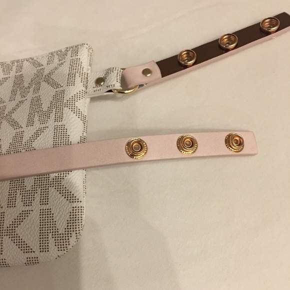 🆕 Michael Kors Belt Bag with Pull Chain - Picture 4 of 4